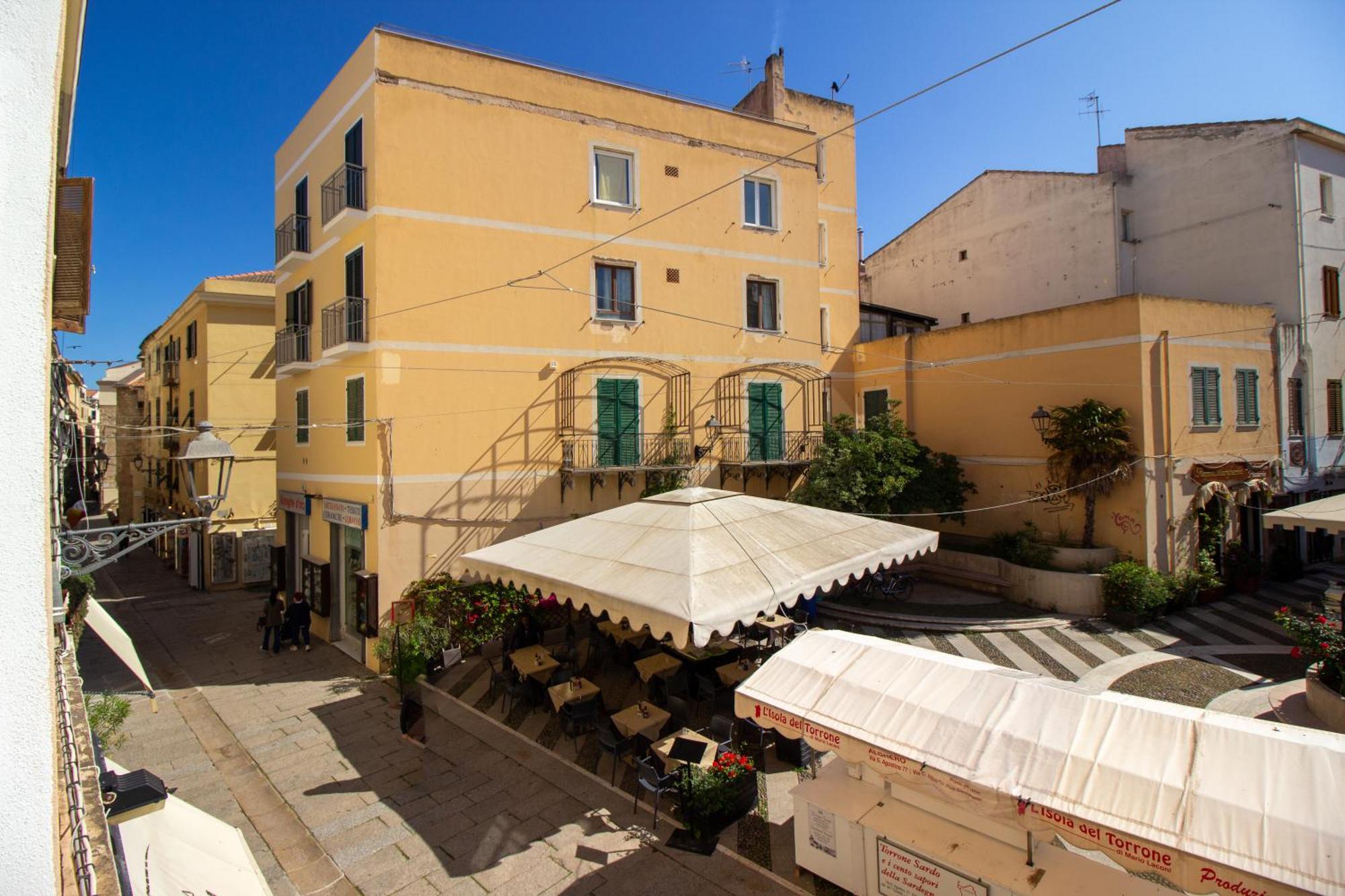 Appartamento In Centro Альгеро Экстерьер фото