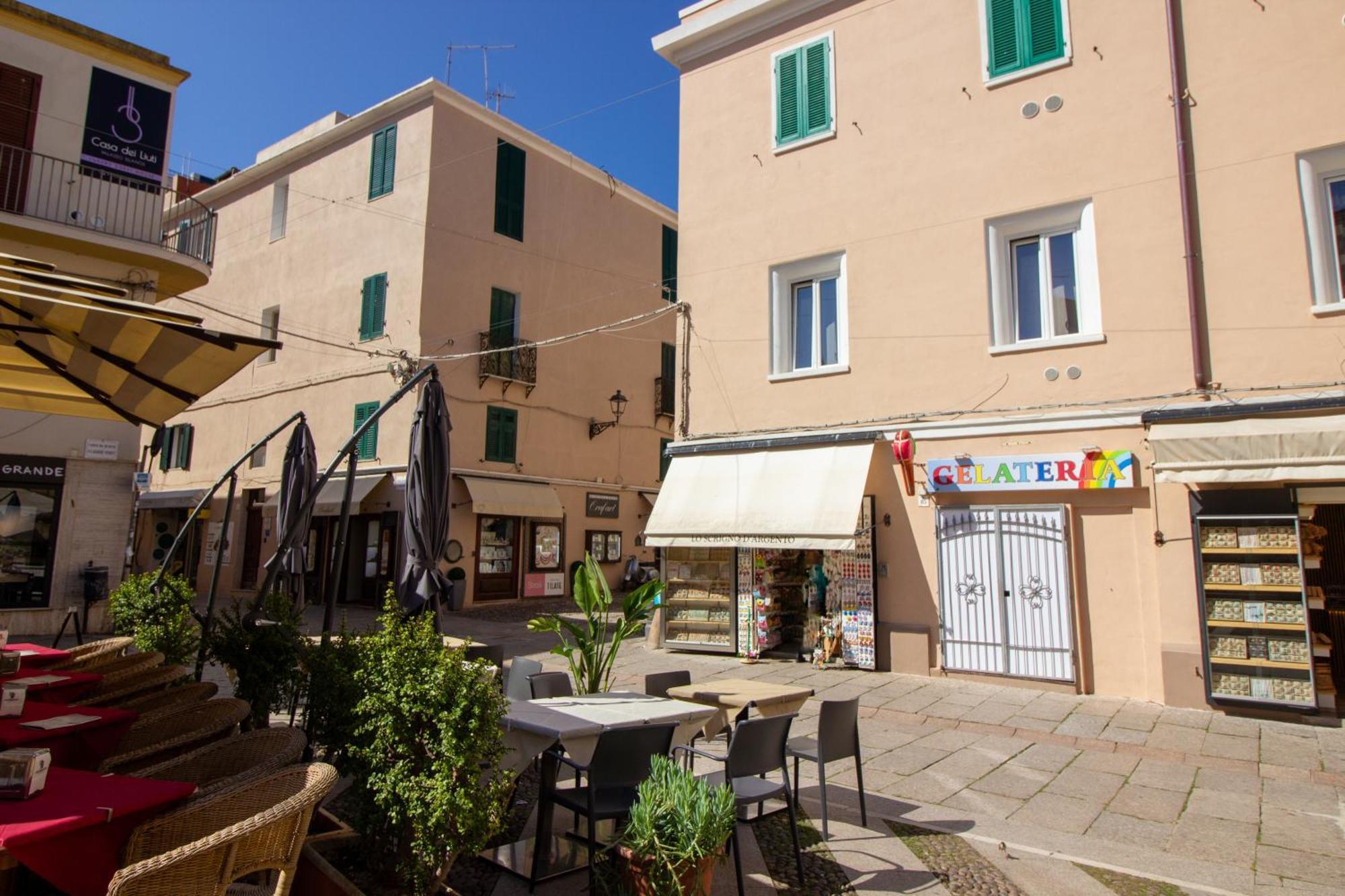 Appartamento In Centro Альгеро Экстерьер фото